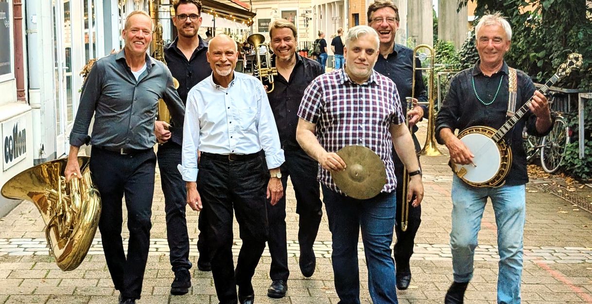 Jazz-Band mit Instrumenten